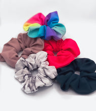 Load image into Gallery viewer, Scrunchies
